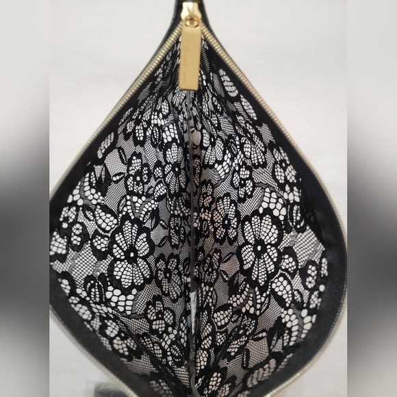 NWOT Victoria's Secret Zippered Makeup Cosmetics Purse - Black Lace Plastic - Picture 5 of 5